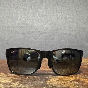 Used Maui jim Red Sands